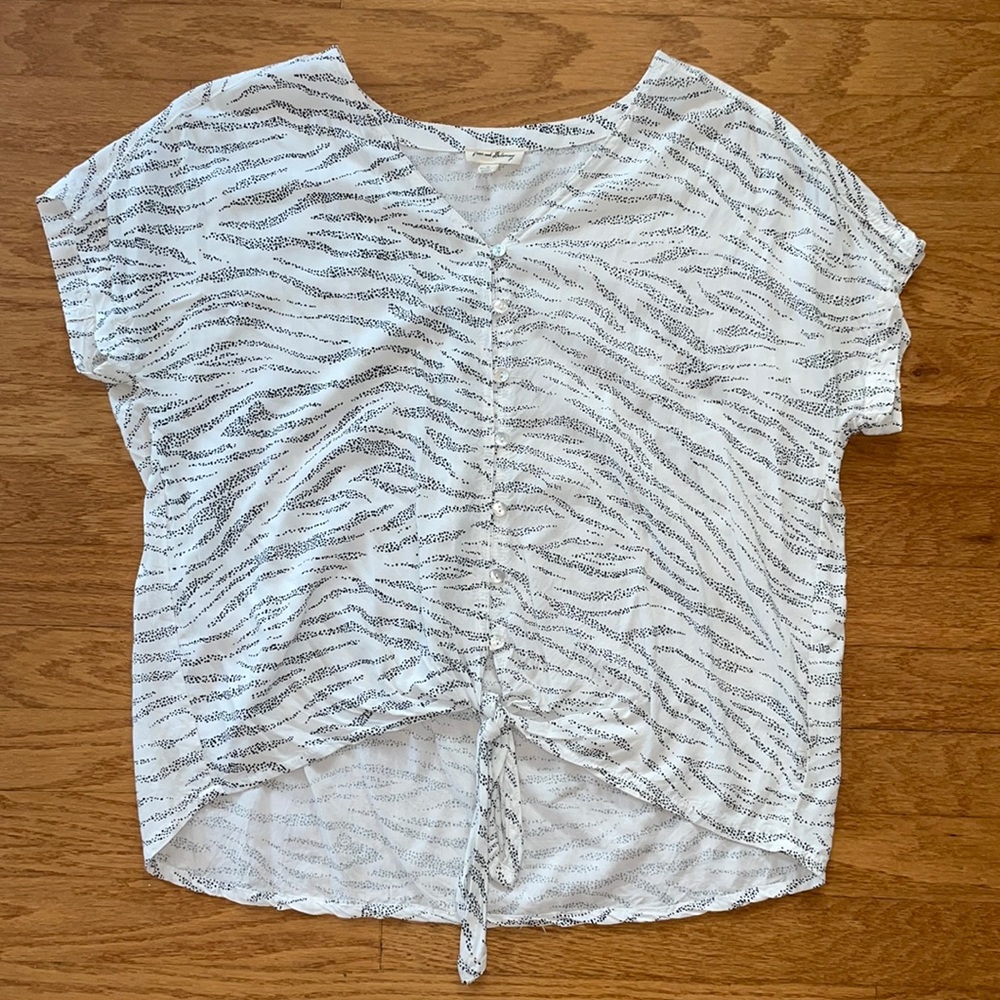 Jane and Delancey button up tie crop top